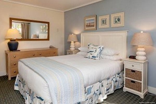 GLEN COVE INN AND S (Camden)